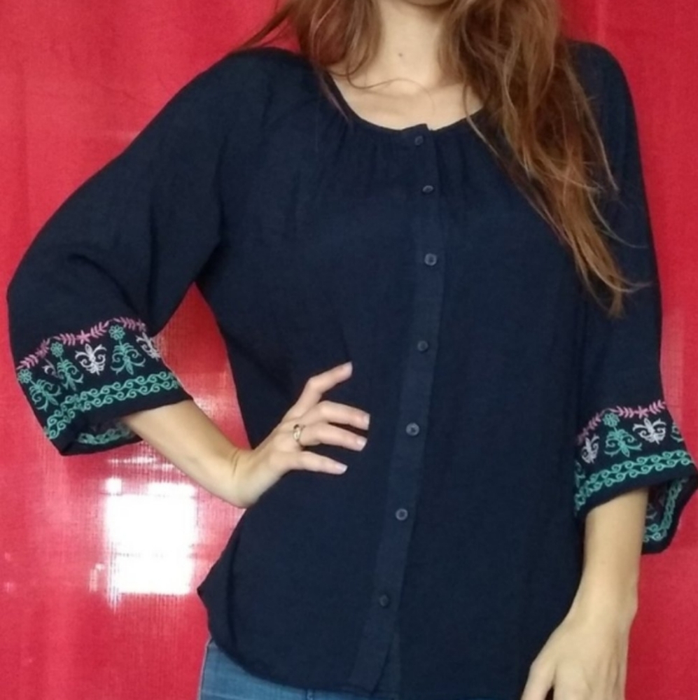 ‼️THRIFT STORE MAKE OFFER NWT Christopher & Banks Top Embroidered Festival Shirt
